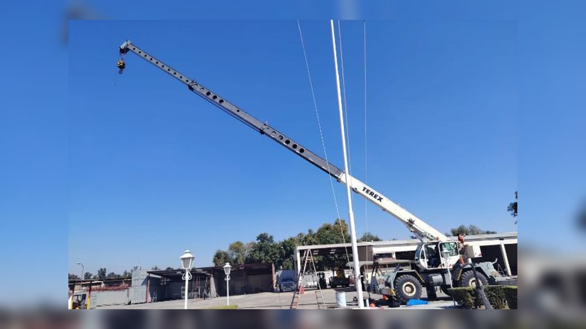 Reporte y ficha técnica en grúa Terex RT 335 — Tagema