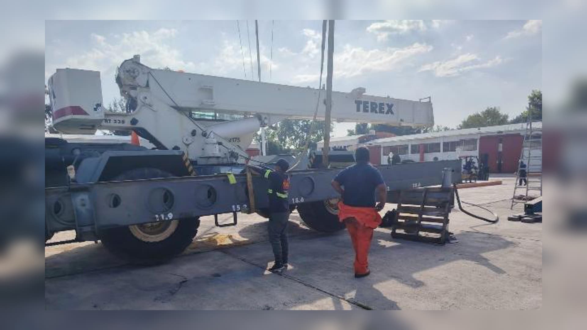 Reporte y ficha técnica en grúa Terex RT 335 — Tagema